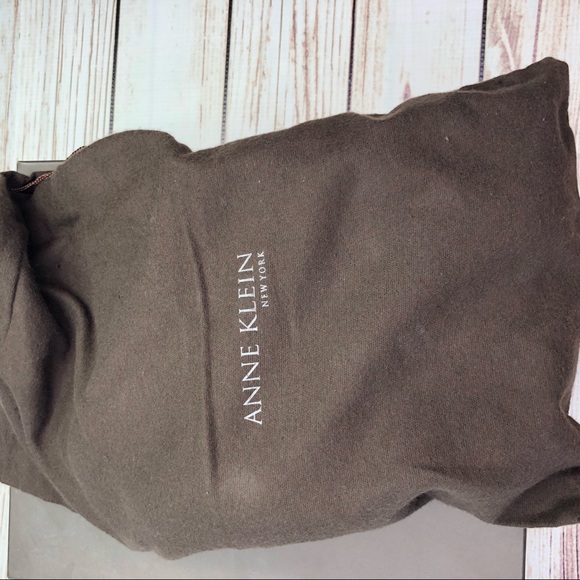 Anne Klein Stiletto Heals Size 9 - Picture 7 of 7